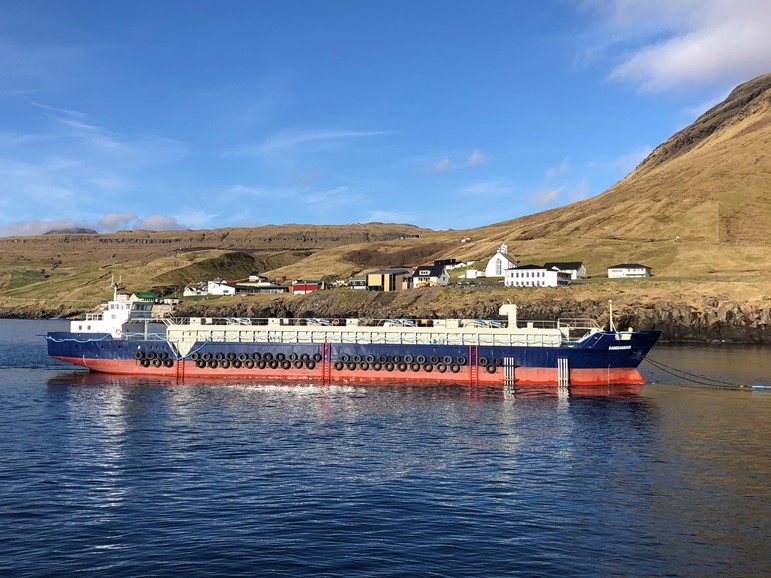 New 75-meter-long feed barge at Gøtuvík
